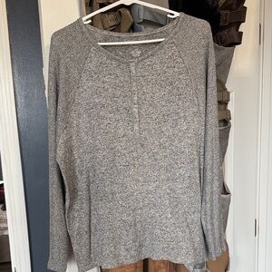 American Eagle Outfitters Heathered Gray Long Sleeve Tee